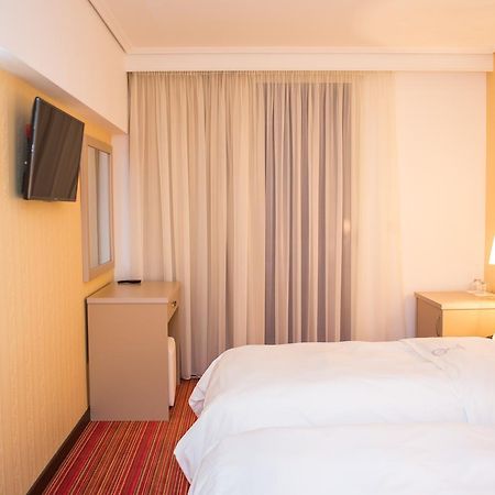 Santa Quaranta Premium Resort Sarandë Esterno foto