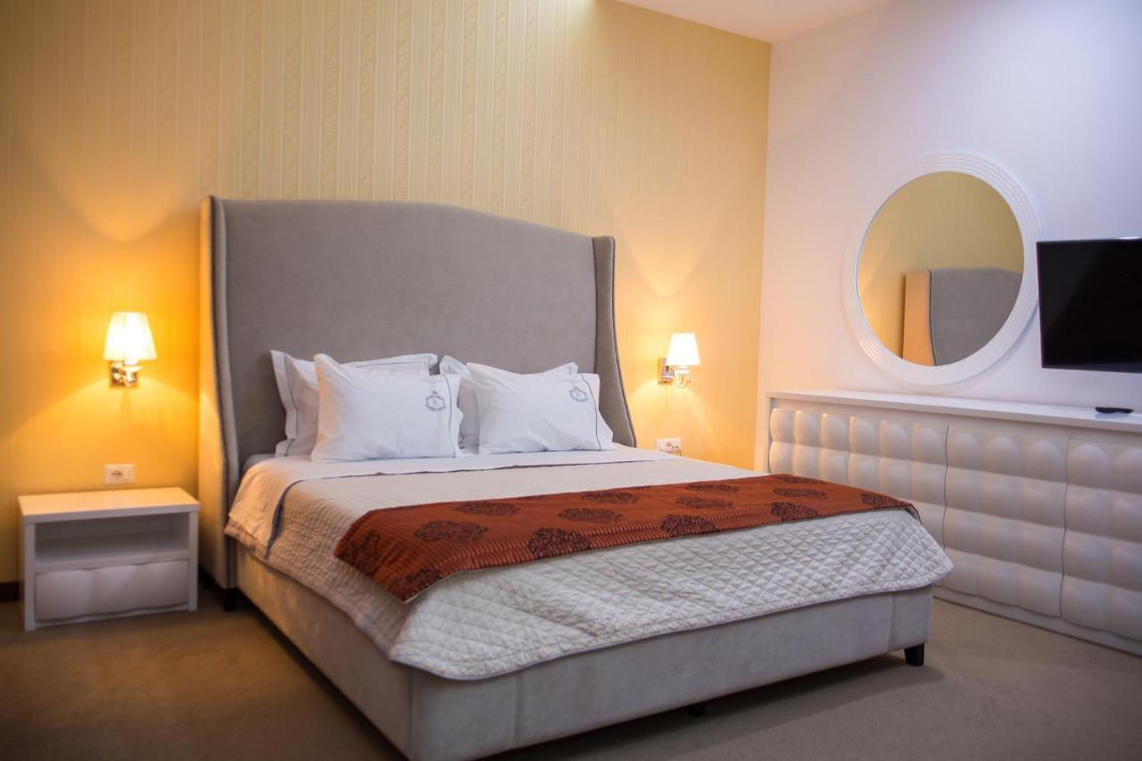 Santa Quaranta Premium Resort Sarandë Esterno foto