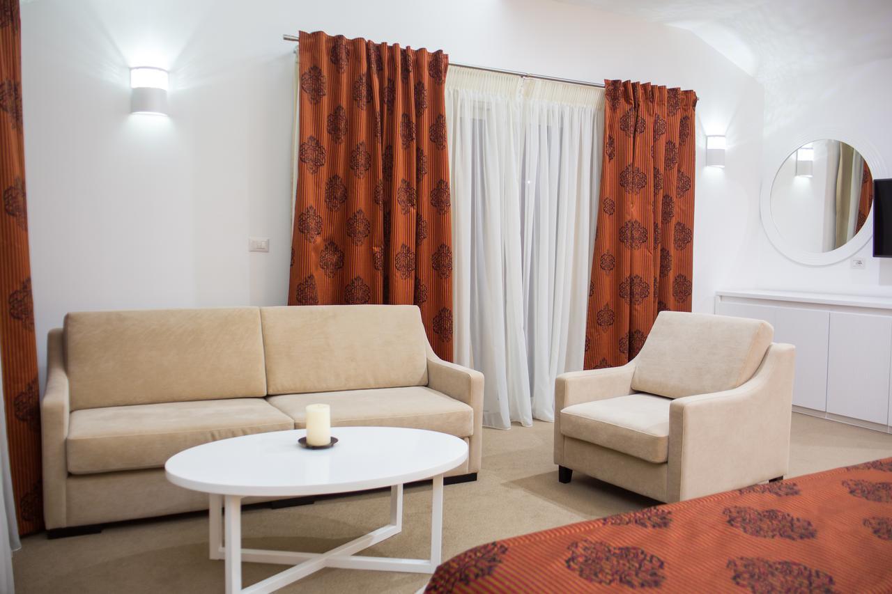 Santa Quaranta Premium Resort Sarandë Esterno foto