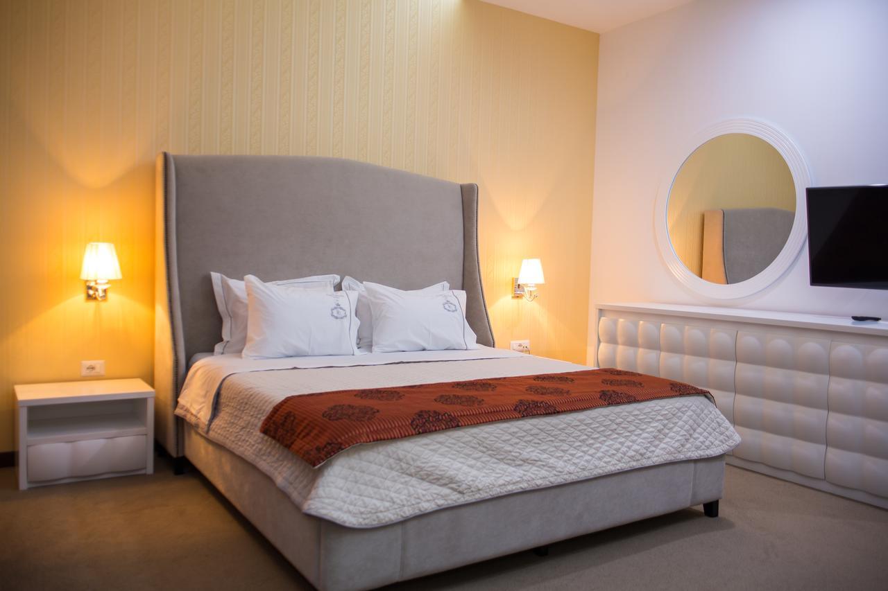 Santa Quaranta Premium Resort Sarandë Esterno foto