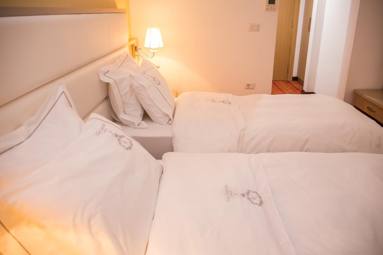 Santa Quaranta Premium Resort Sarandë Esterno foto