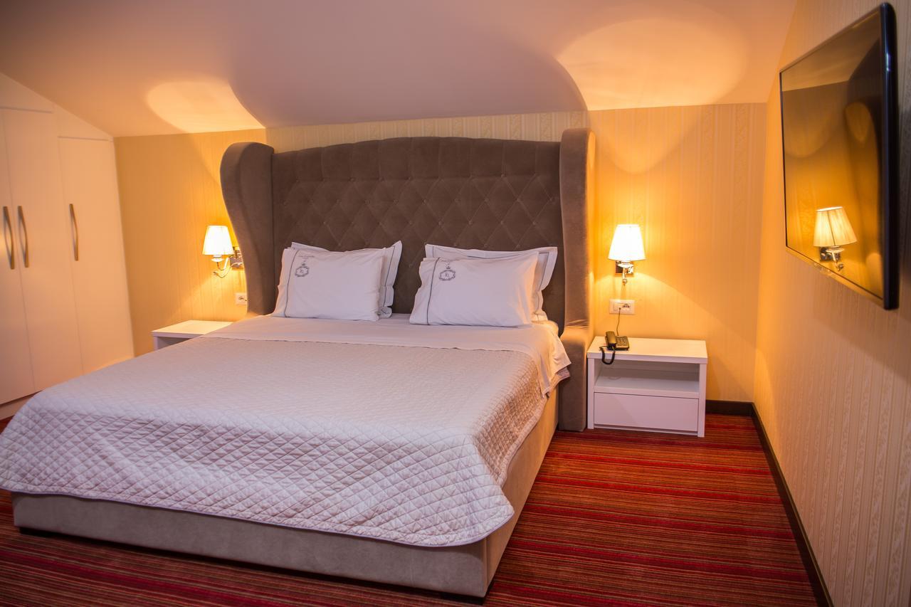 Santa Quaranta Premium Resort Sarandë Esterno foto