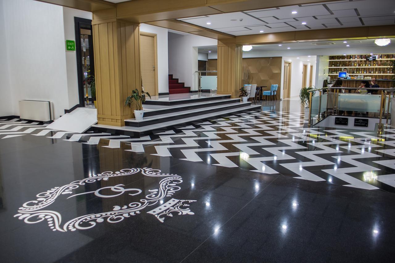 Santa Quaranta Premium Resort Sarandë Esterno foto