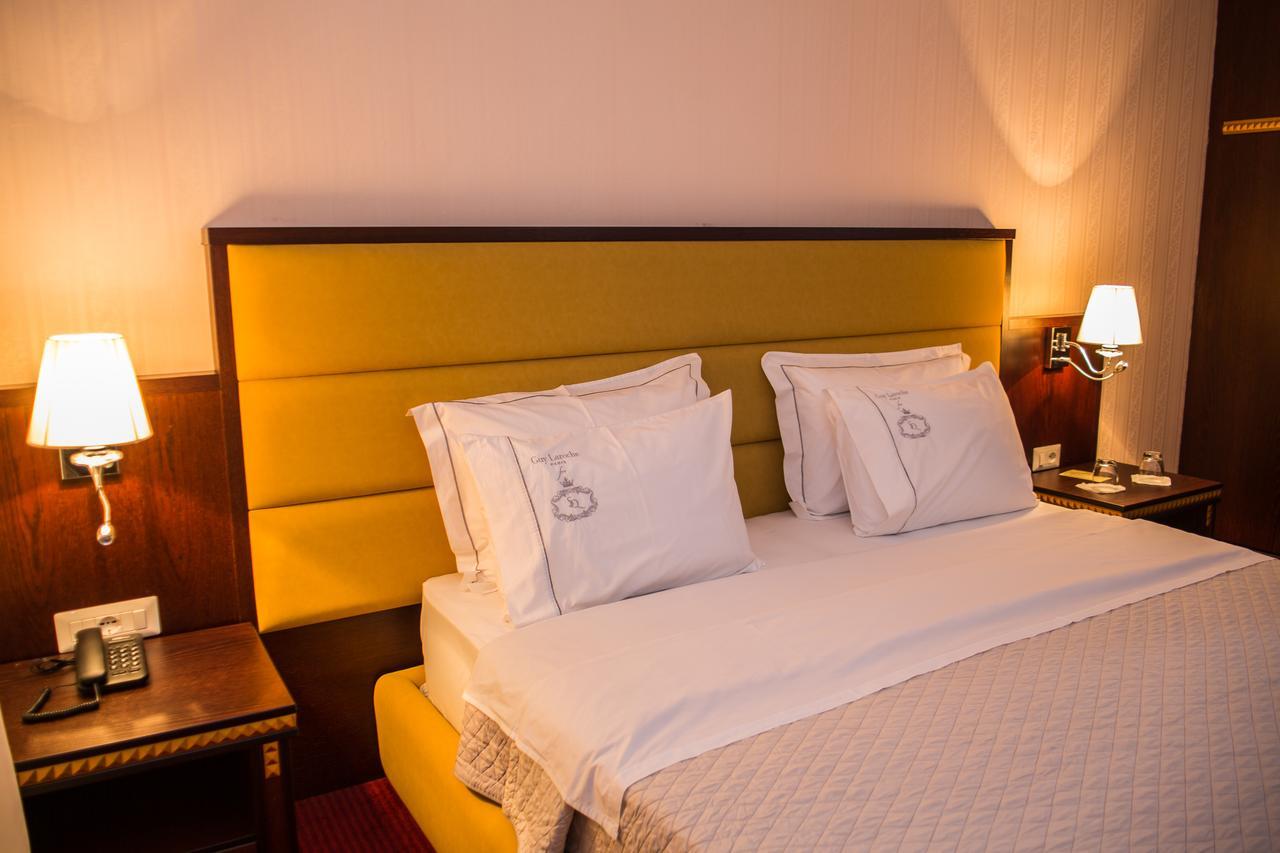 Santa Quaranta Premium Resort Sarandë Esterno foto