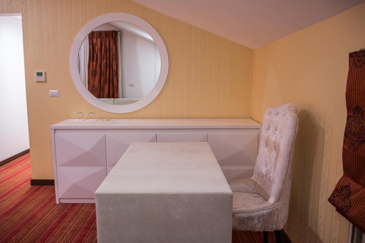 Santa Quaranta Premium Resort Sarandë Esterno foto