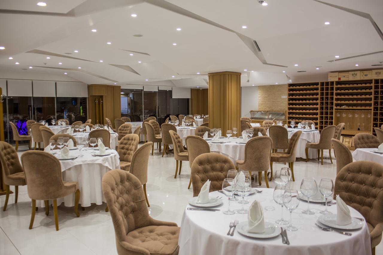 Santa Quaranta Premium Resort Sarandë Esterno foto