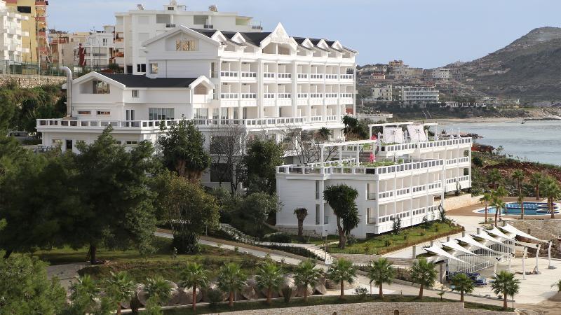 Santa Quaranta Premium Resort Sarandë Esterno foto
