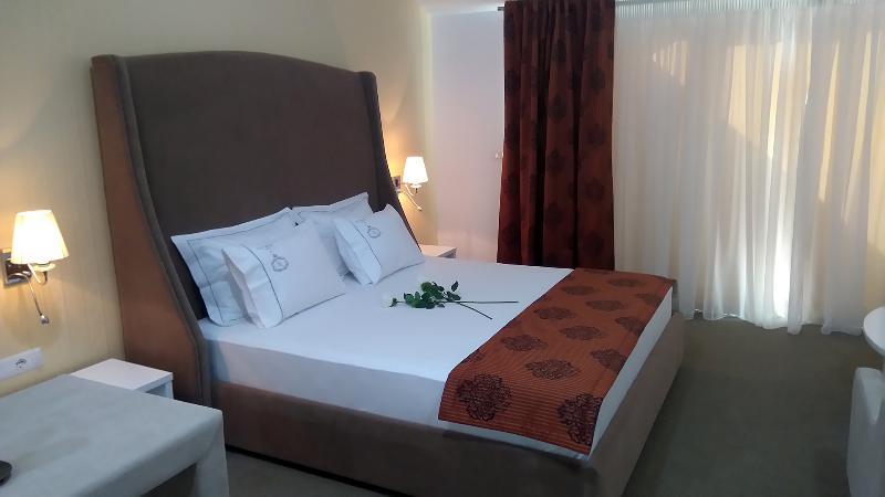 Santa Quaranta Premium Resort Sarandë Esterno foto