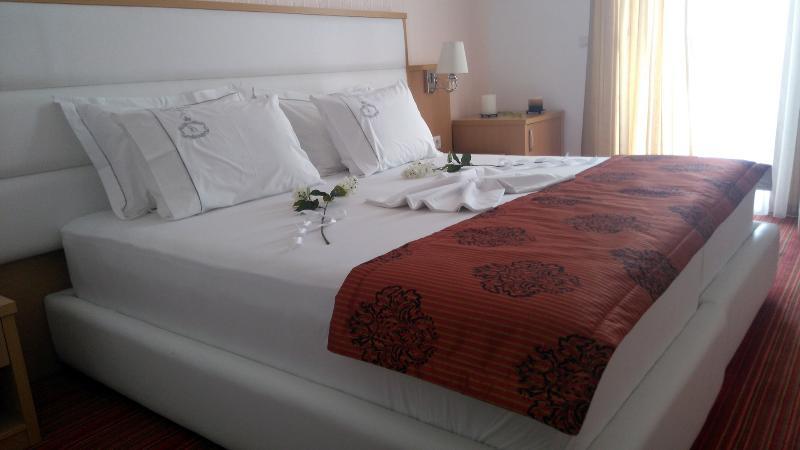Santa Quaranta Premium Resort Sarandë Esterno foto